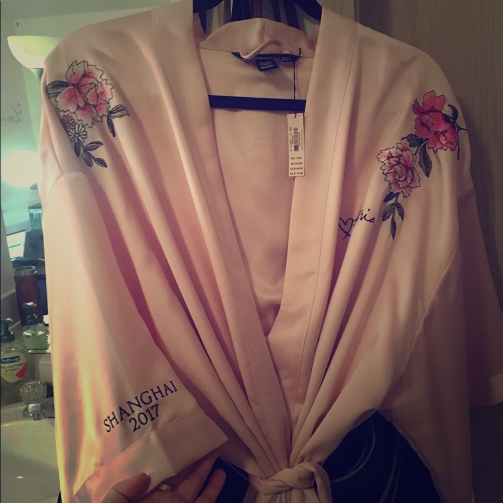 Victoria’s Secret 2017 Shanghai fashion show robe